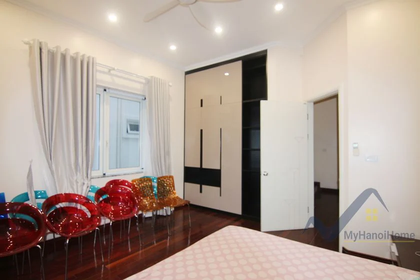 Xem ảnh 6: Ảnh 6: Biệt thự cho thuê đơn lập Vinhomes Riverside đã full nội thất
