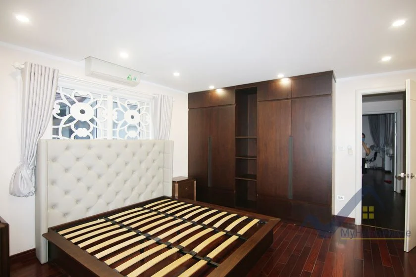 Xem ảnh 11: Ảnh 11: Biệt thự cho thuê đơn lập Vinhomes Riverside đã full nội thất