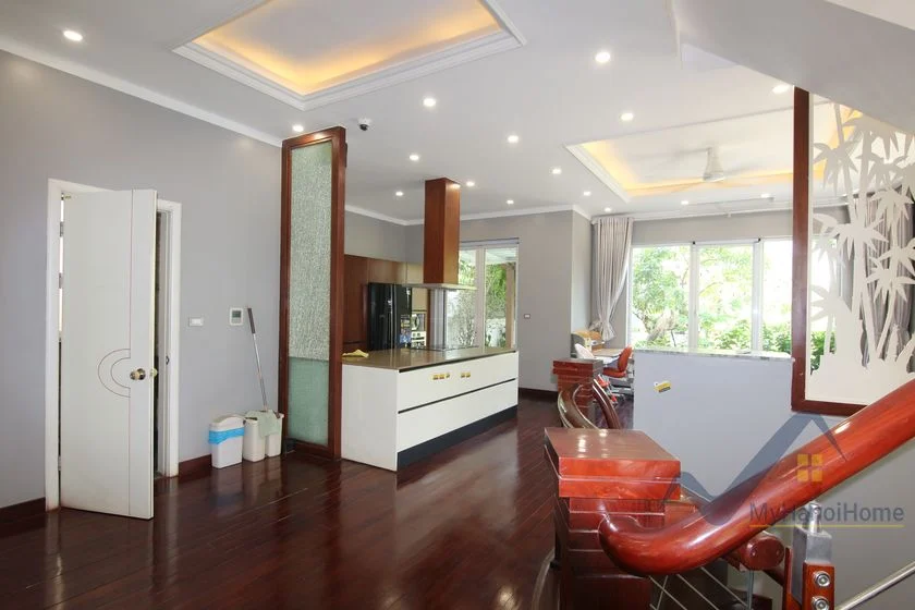 Xem ảnh 13: Ảnh 13: Biệt thự cho thuê đơn lập Vinhomes Riverside đã full nội thất