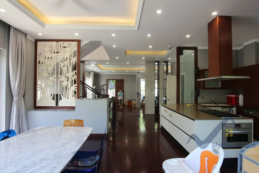 Xem ảnh 18: Ảnh 18: Biệt thự cho thuê đơn lập Vinhomes Riverside đã full nội thất