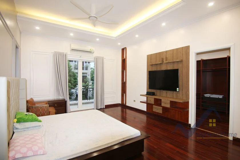 Xem ảnh 21: Ảnh 21: Biệt thự cho thuê đơn lập Vinhomes Riverside đã full nội thất