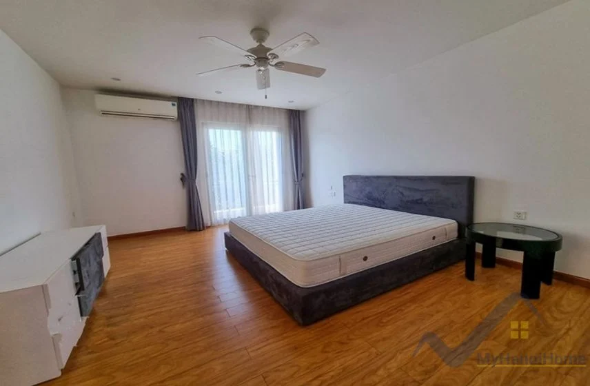 Xem ảnh 8: Ảnh 8: Biệt thự cho thuê Hoa Sữa Vinhomes Riverside gần bể bơi