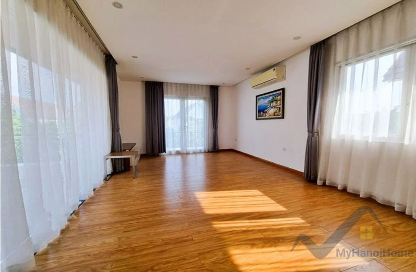 Xem ảnh 11: Ảnh 11: Biệt thự cho thuê Hoa Sữa Vinhomes Riverside gần bể bơi