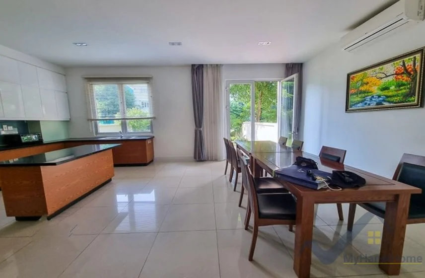 Xem ảnh 16: Ảnh 16: Biệt thự cho thuê Hoa Sữa Vinhomes Riverside gần bể bơi