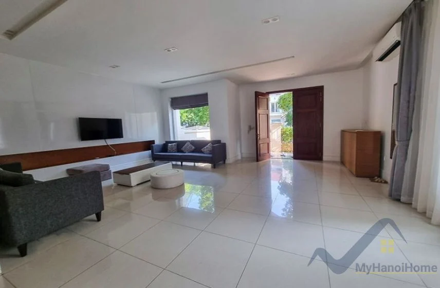 Xem ảnh 17: Ảnh 17: Biệt thự cho thuê Hoa Sữa Vinhomes Riverside gần bể bơi