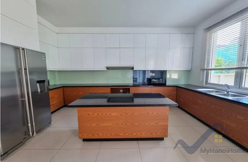 Xem ảnh 19: Ảnh 19: Biệt thự cho thuê Hoa Sữa Vinhomes Riverside gần bể bơi