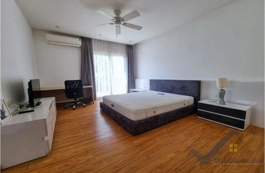 Xem ảnh 20: Ảnh 20: Biệt thự cho thuê Hoa Sữa Vinhomes Riverside gần bể bơi