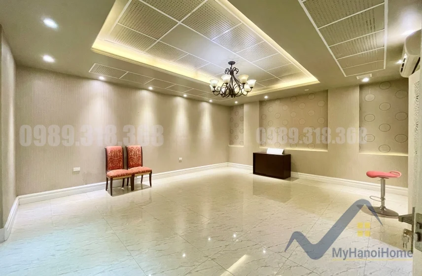 Xem ảnh 3: Ảnh 3: Biệt thự cho thuê tại KĐT Vinhomes Riverside gần BIS, có nội thất