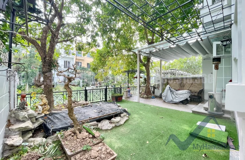 Xem ảnh 5: Ảnh 5: Biệt thự cho thuê tại KĐT Vinhomes Riverside gần BIS, có nội thất