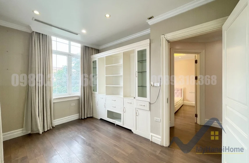 Xem ảnh 18: Ảnh 18: Biệt thự cho thuê tại KĐT Vinhomes Riverside gần BIS, có nội thất