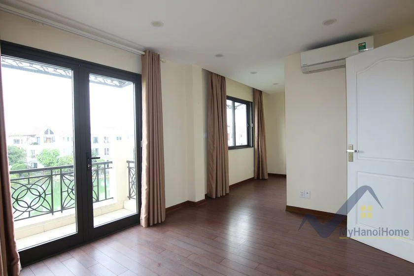 Xem ảnh 8: Ảnh 8: Biệt thự cho thuê Vinhome Riverside không đồ gần BIS