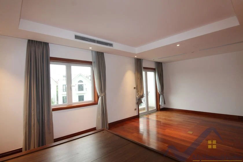Xem ảnh 6: Ảnh 6: Biệt thự cho thuê Vinhomes Riverside 4 phòng ngủ có thang máy