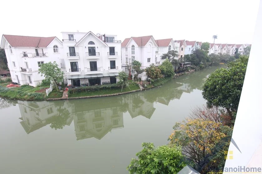 Xem ảnh 8: Ảnh 8: Biệt thự cho thuê Vinhomes Riverside 4 phòng ngủ có thang máy