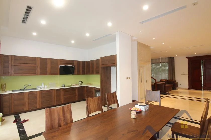 Xem ảnh 15: Ảnh 15: Biệt thự cho thuê Vinhomes Riverside 4 phòng ngủ có thang máy