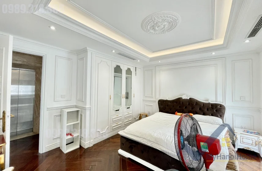 Xem ảnh 12: Ảnh 12: Biệt thự cho thuê Vinhomes Riverside đơn lập, có bể bơi, thang máy