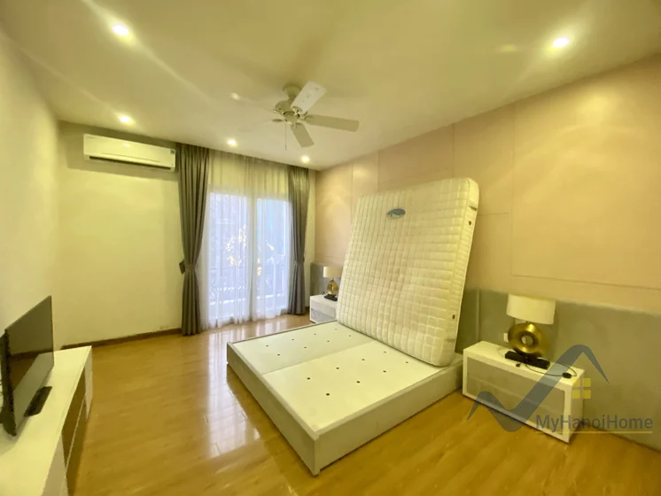 Xem ảnh 3: Ảnh 3: Biệt thự cho thuê Vinhomes Riverside khu Hoa Sữa, full nội thất