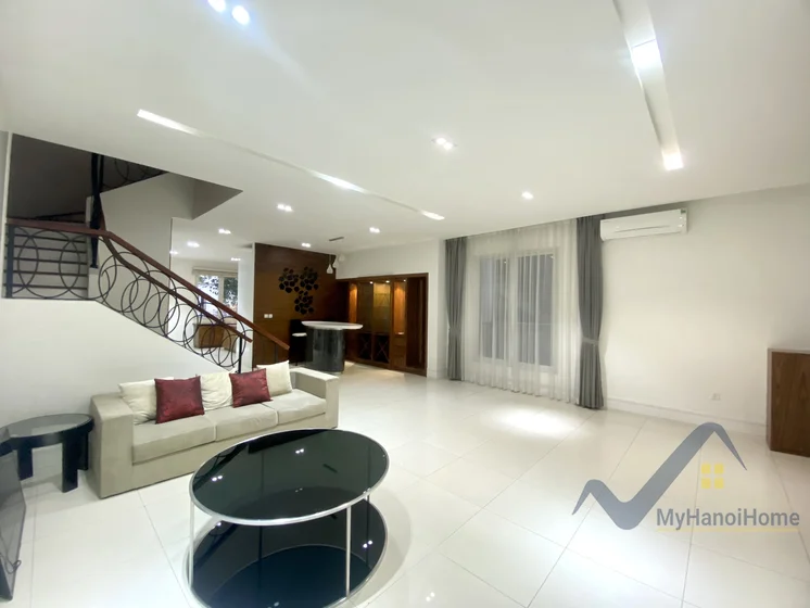 Xem ảnh 15: Ảnh 15: Biệt thự cho thuê Vinhomes Riverside khu Hoa Sữa, full nội thất