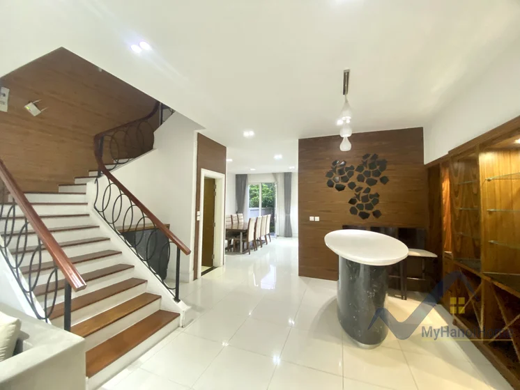 Xem ảnh 16: Ảnh 16: Biệt thự cho thuê Vinhomes Riverside khu Hoa Sữa, full nội thất