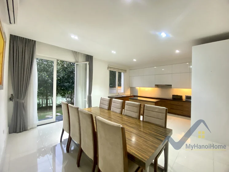 Xem ảnh 18: Ảnh 18: Biệt thự cho thuê Vinhomes Riverside khu Hoa Sữa, full nội thất