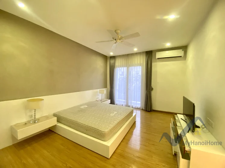 Xem ảnh 19: Ảnh 19: Biệt thự cho thuê Vinhomes Riverside khu Hoa Sữa, full nội thất