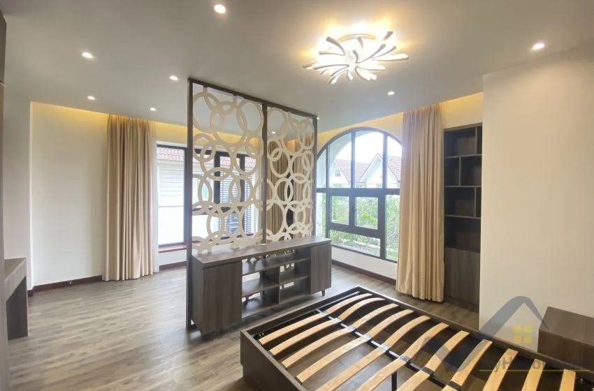 Xem ảnh 9: Ảnh 9: Biệt thự cho thuê Vinhomes Riverside khu yên tĩnh, full đồ 3 phòng ngủ