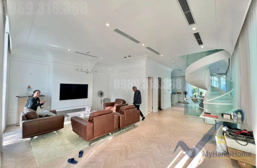 Xem ảnh 2: Ảnh 2: Biệt thự có thang máy cho thuê Vinhomes Riverside nội thất hiện đại
