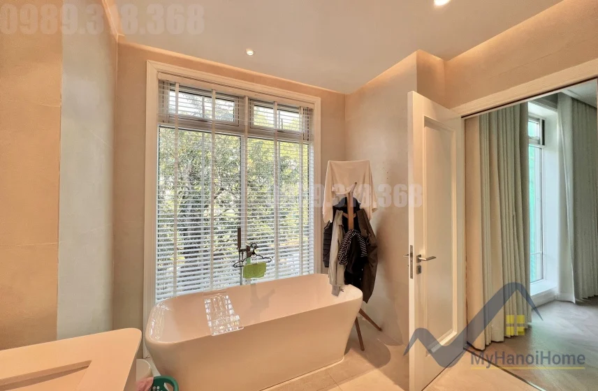 Xem ảnh 15: Ảnh 15: Biệt thự có thang máy cho thuê Vinhomes Riverside nội thất hiện đại