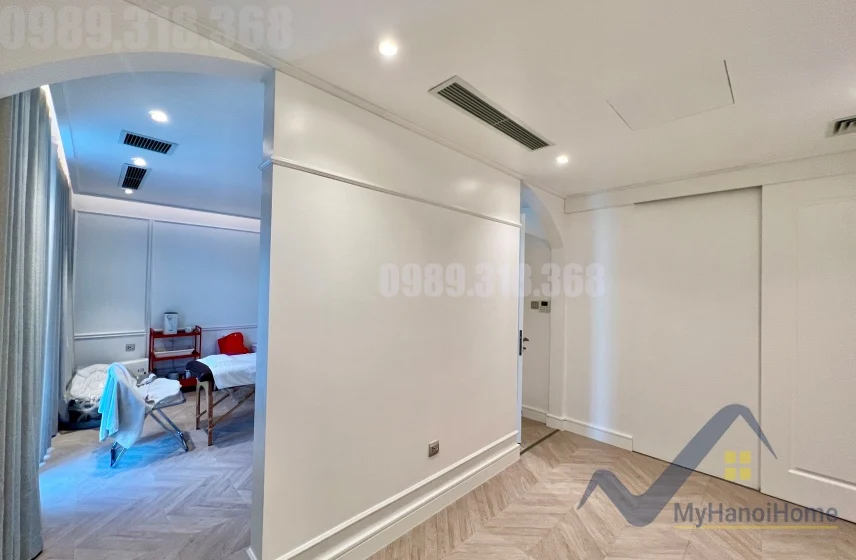Xem ảnh 19: Ảnh 19: Biệt thự có thang máy cho thuê Vinhomes Riverside nội thất hiện đại