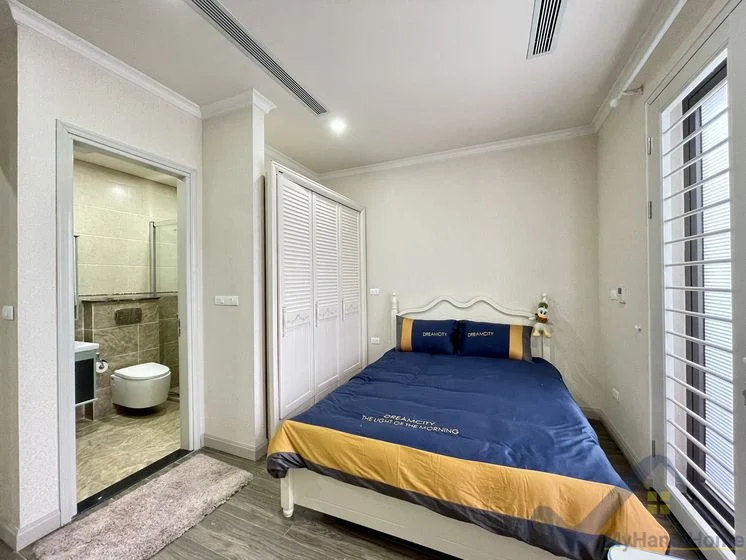 Xem ảnh 7: Ảnh 7: Biệt thự đơn lập cho thuê Vinhome Riverside đủ đồ, có sân vườn