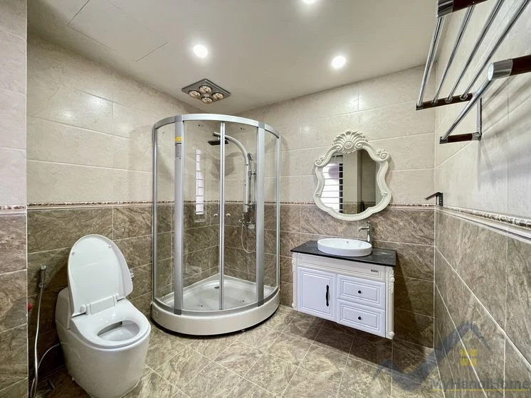 Xem ảnh 11: Ảnh 11: Biệt thự đơn lập cho thuê Vinhome Riverside đủ đồ, có sân vườn