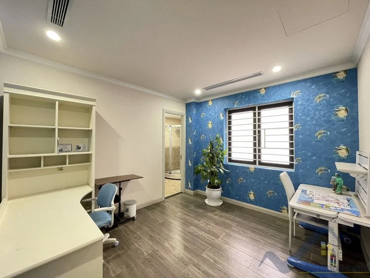 Xem ảnh 12: Ảnh 12: Biệt thự đơn lập cho thuê Vinhome Riverside đủ đồ, có sân vườn