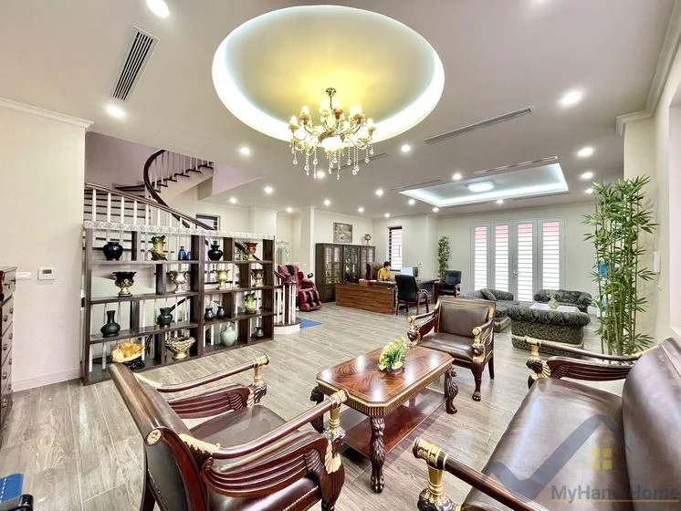Xem ảnh 15: Ảnh 15: Biệt thự đơn lập cho thuê Vinhome Riverside đủ đồ, có sân vườn