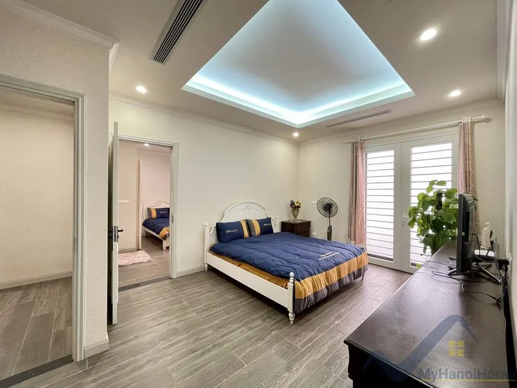 Xem ảnh 20: Ảnh 20: Biệt thự đơn lập cho thuê Vinhome Riverside đủ đồ, có sân vườn