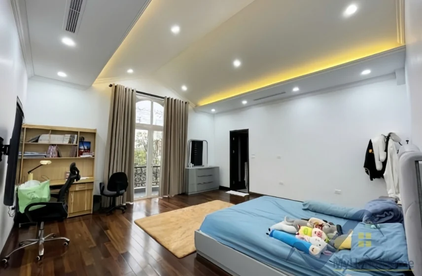 Xem ảnh 4: Ảnh 4: Biệt thự đơn lập cho thuê Vinhomes Riverside 4PN, có thang máy