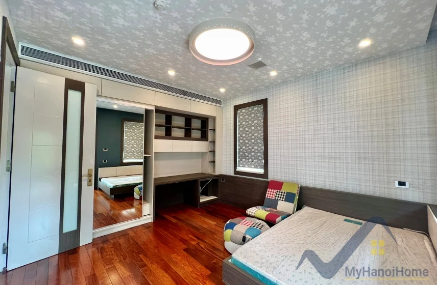 Xem ảnh 10: Ảnh 10: Biệt thự đơn lập cho thuê Vinhomes Riverside 4PN trang bị đủ đồ