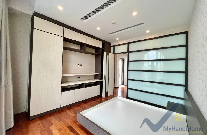 Xem ảnh 16: Ảnh 16: Biệt thự đơn lập cho thuê Vinhomes Riverside 4PN trang bị đủ đồ