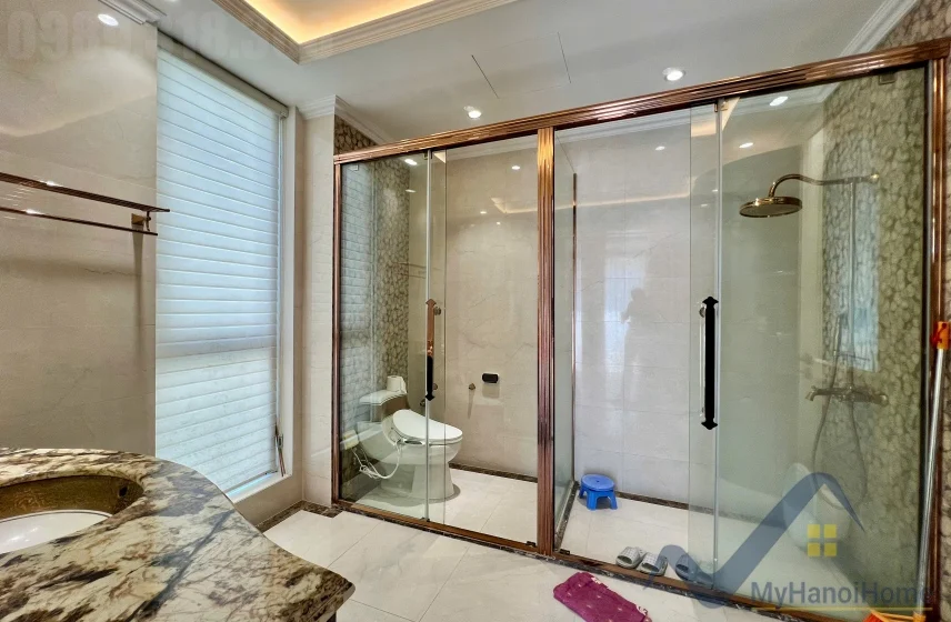 Xem ảnh 11: Ảnh 11: Biệt thự đơn lập cho thuê Vinhomes Riverside, thang máy, vườn rộng