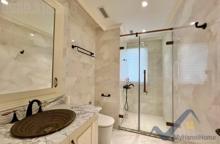 Xem ảnh 19: Ảnh 19: Biệt thự đơn lập cho thuê Vinhomes Riverside, thang máy, vườn rộng
