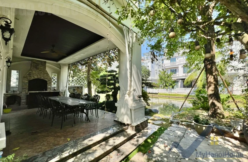 Xem ảnh 25: Ảnh 25: Biệt thự đơn lập cho thuê Vinhomes Riverside, thang máy, vườn rộng