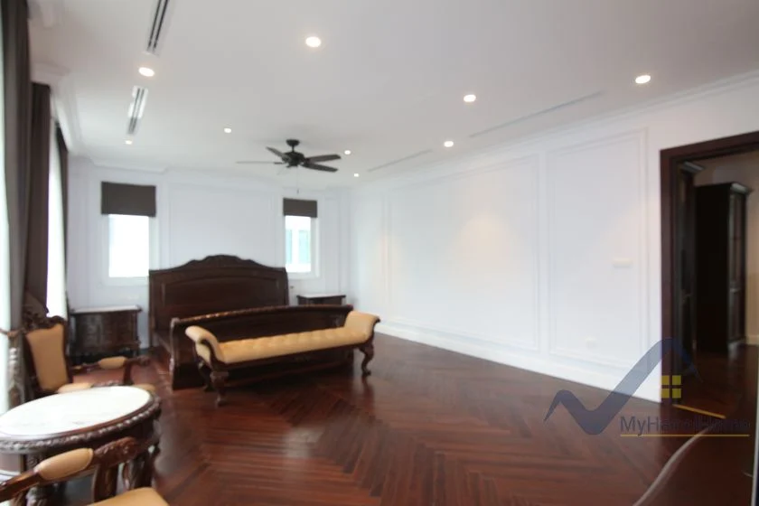 Xem ảnh 6: Ảnh 6: Biệt thự đơn lập rất rộng Vinhomes Riverside cho thuê mới