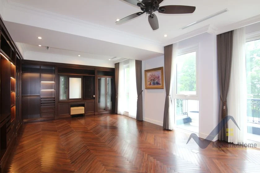 Xem ảnh 10: Ảnh 10: Biệt thự đơn lập rất rộng Vinhomes Riverside cho thuê mới