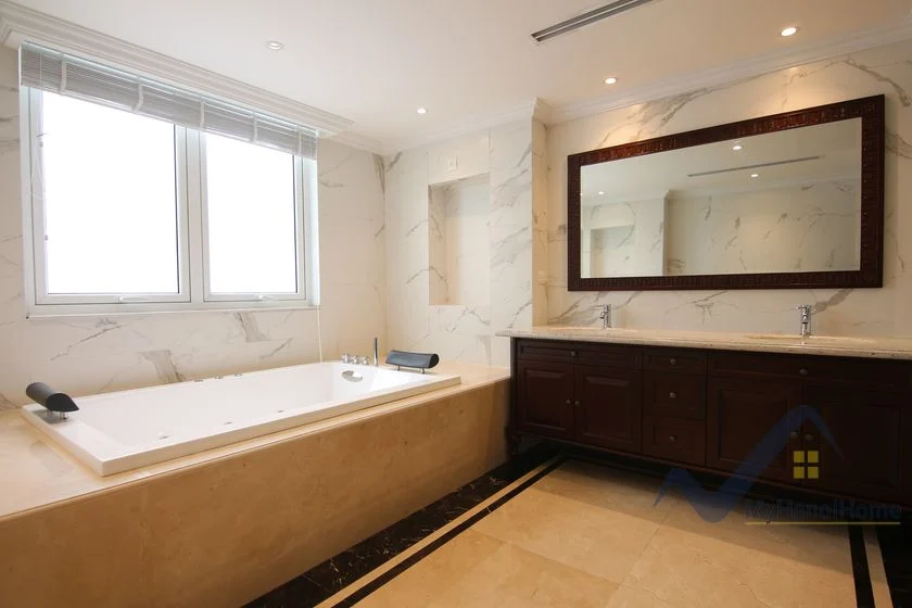 Xem ảnh 16: Ảnh 16: Biệt thự đơn lập rất rộng Vinhomes Riverside cho thuê mới