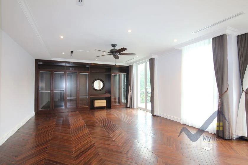 Xem ảnh 18: Ảnh 18: Biệt thự đơn lập rất rộng Vinhomes Riverside cho thuê mới