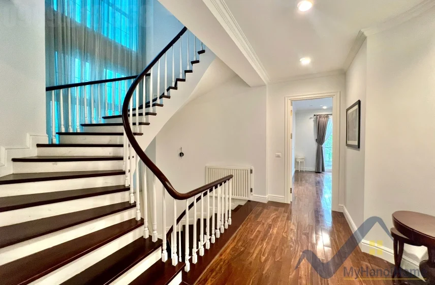 Xem ảnh 8: Ảnh 8: Biệt thự đơn lập view sông cho thuê tại Vinhomes Riverside đủ đồ