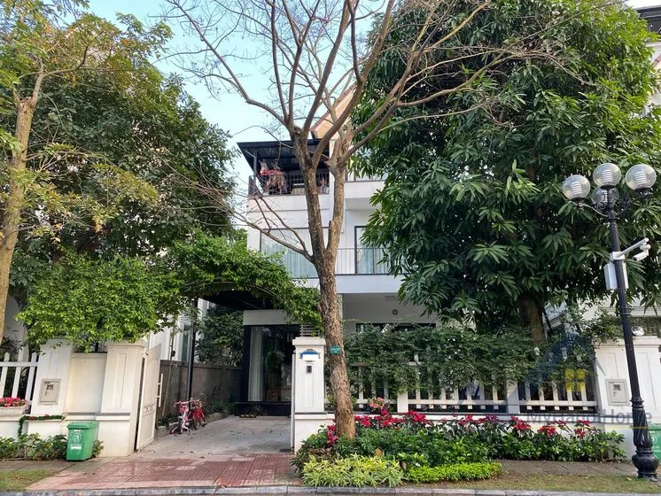 Xem ảnh 2: Ảnh 2: Biệt thự đơn lập Vinhomes Riverside cần bán, đã hoàn thiện nội thất