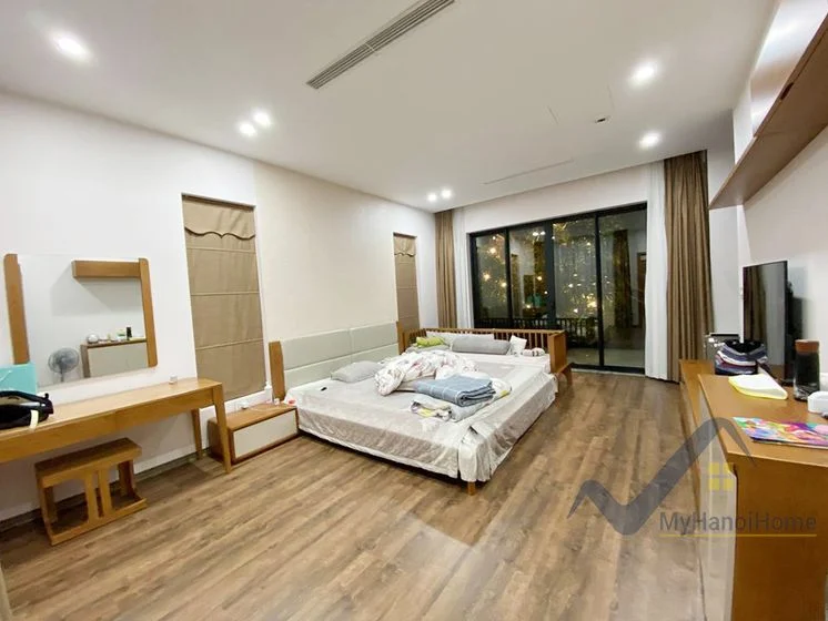 Xem ảnh 7: Ảnh 7: Biệt thự đơn lập Vinhomes Riverside cần bán, đã hoàn thiện nội thất