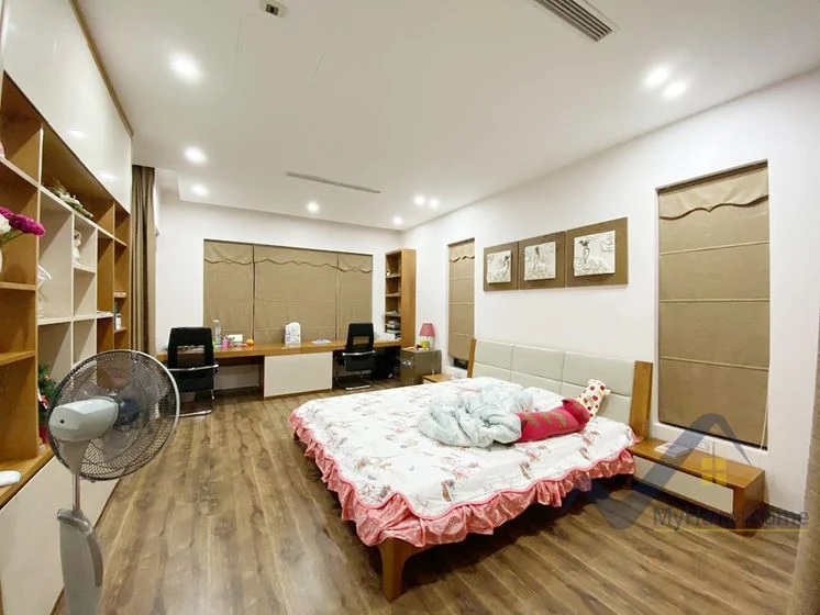 Xem ảnh 10: Ảnh 10: Biệt thự đơn lập Vinhomes Riverside cần bán, đã hoàn thiện nội thất