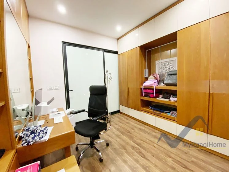 Xem ảnh 11: Ảnh 11: Biệt thự đơn lập Vinhomes Riverside cần bán, đã hoàn thiện nội thất