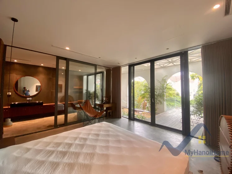 Xem ảnh 4: Ảnh 4: Biệt thự đơn lập Vinhomes Riverside cho thuê có bể bơi