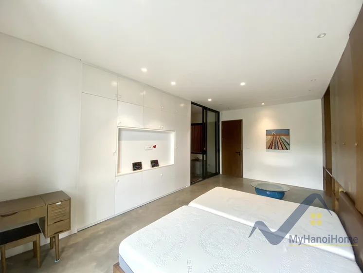 Xem ảnh 10: Ảnh 10: Biệt thự đơn lập Vinhomes Riverside cho thuê có bể bơi
